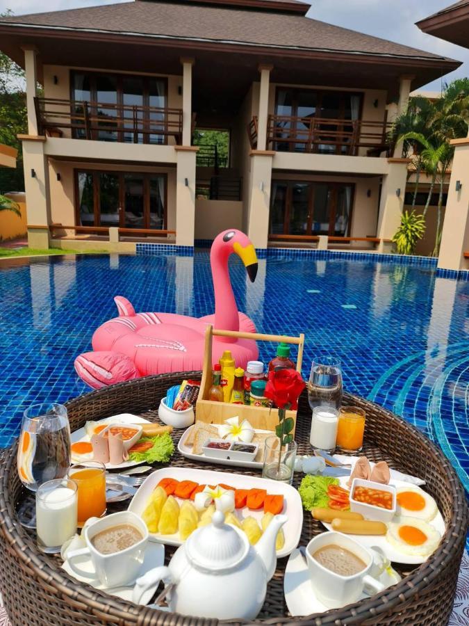 Elegancy Resort HHQ Buitenkant foto