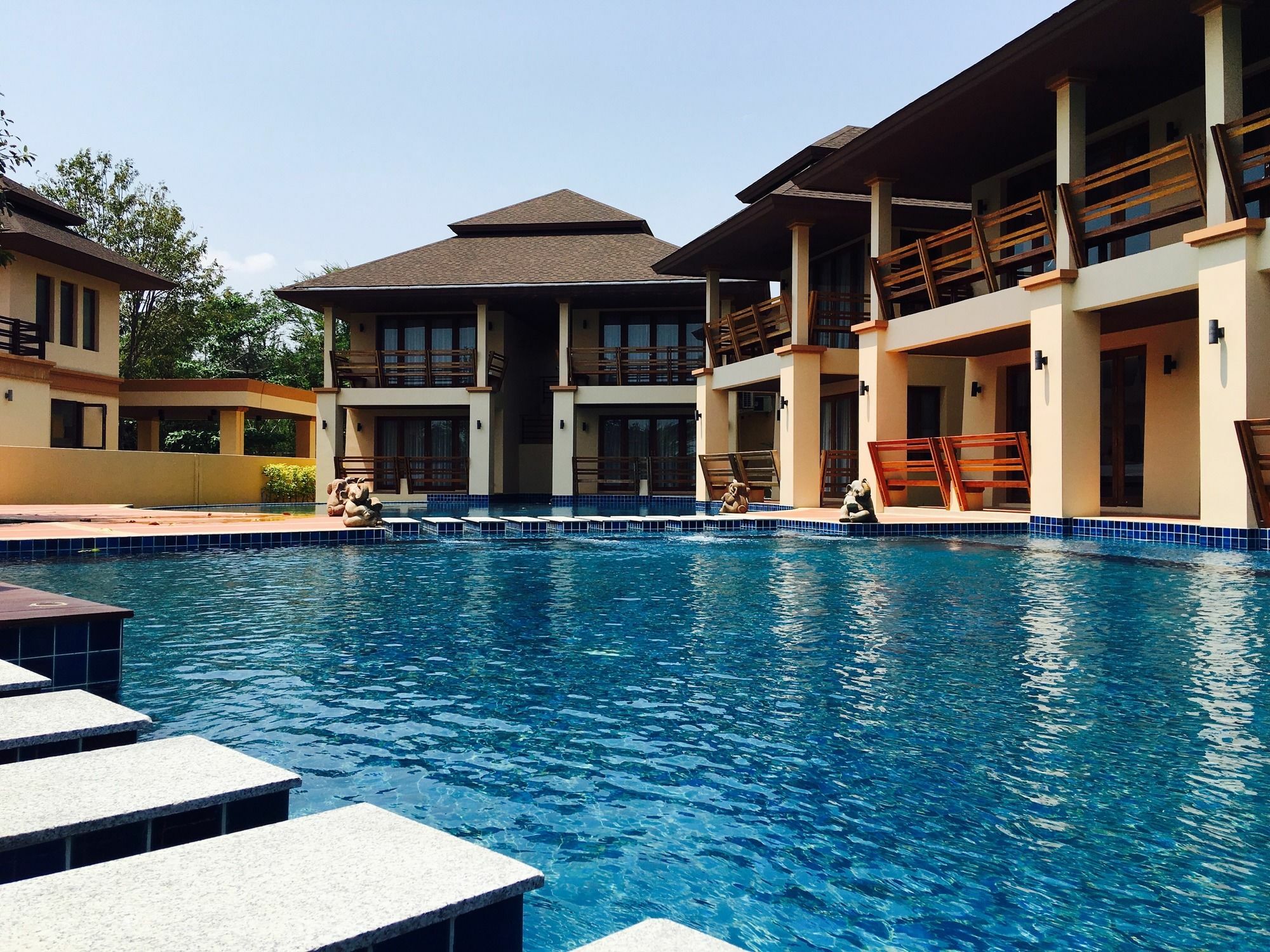 Elegancy Resort HHQ Buitenkant foto