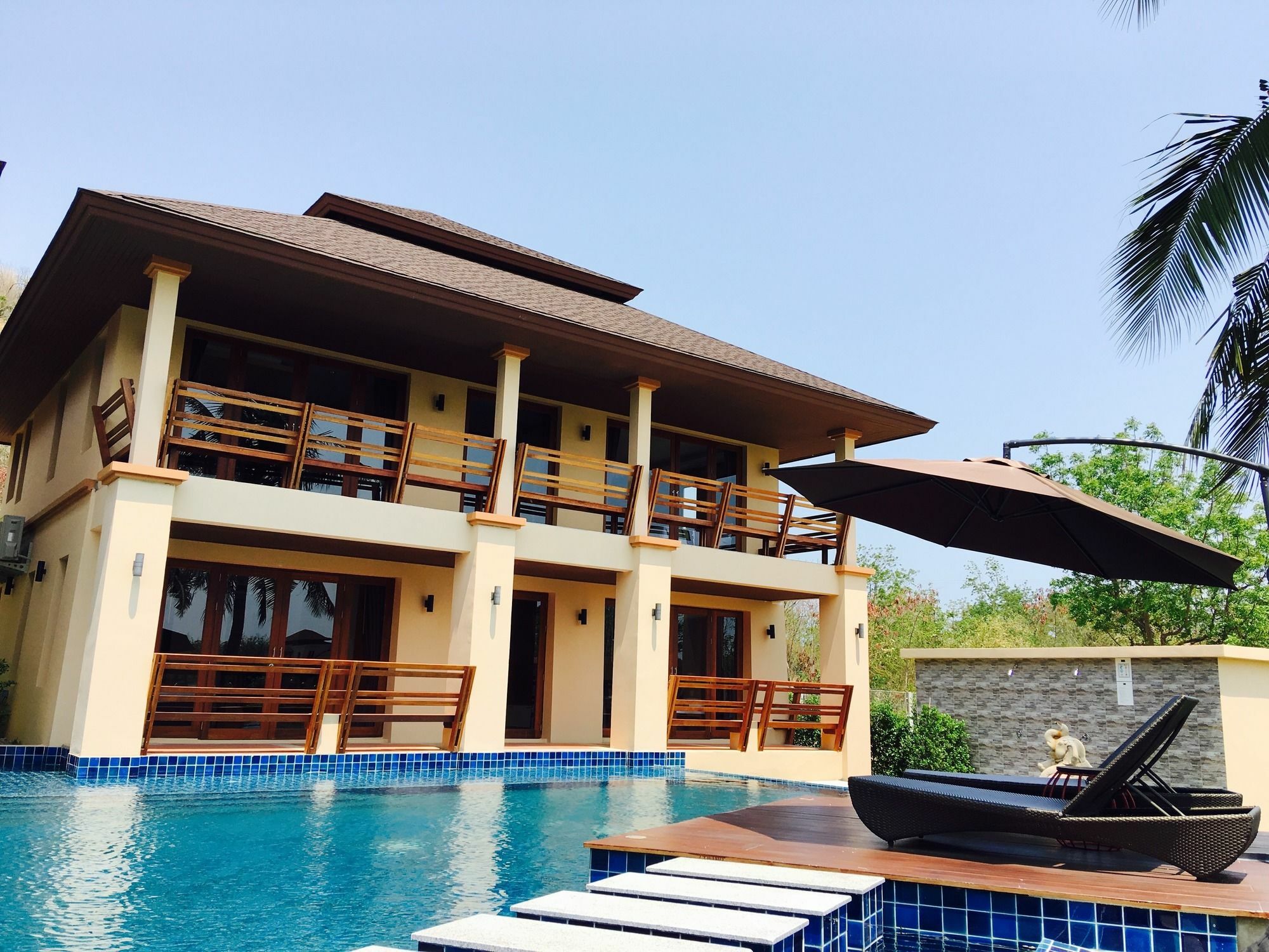 Elegancy Resort HHQ Buitenkant foto