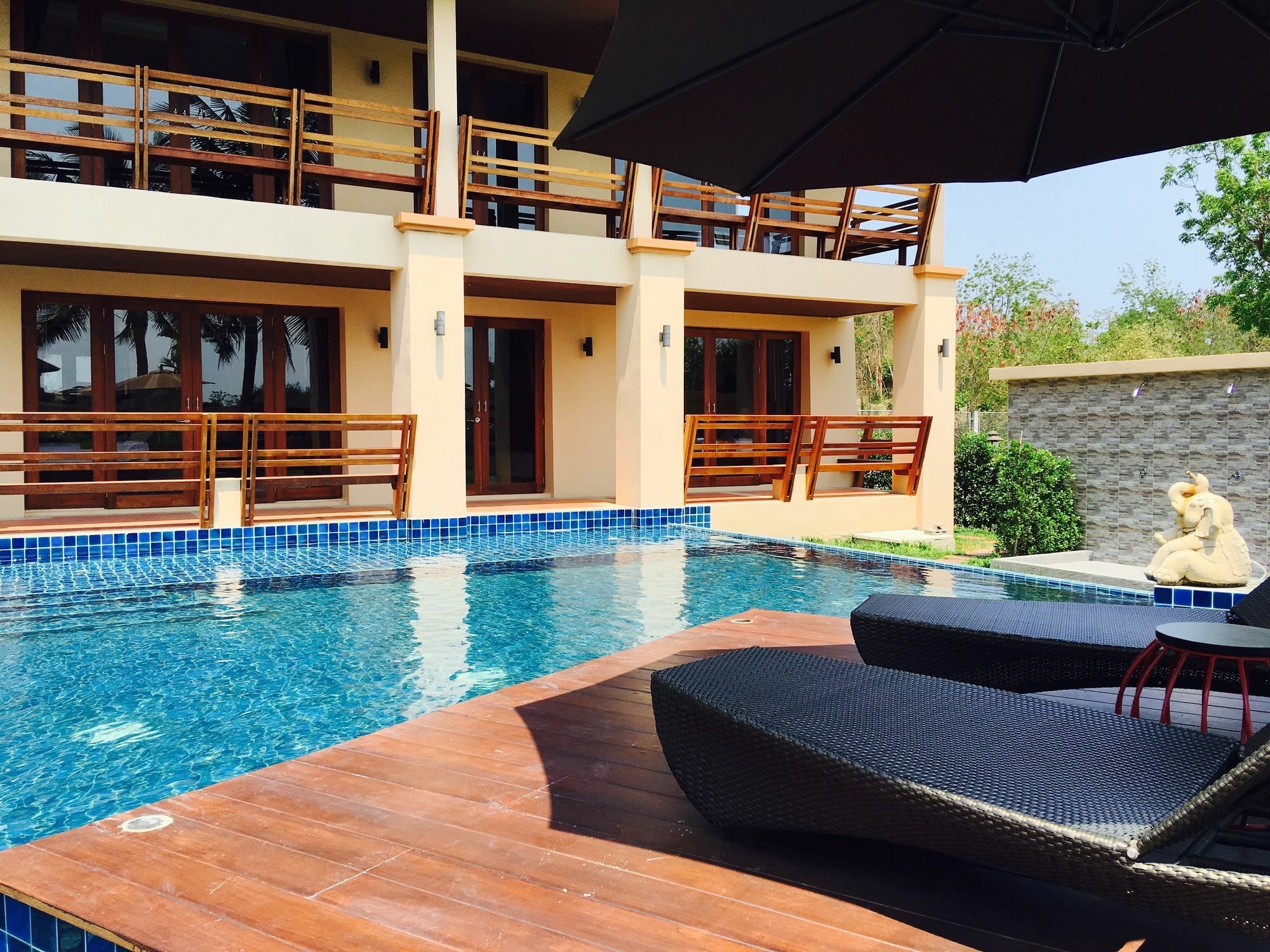 Elegancy Resort HHQ Buitenkant foto